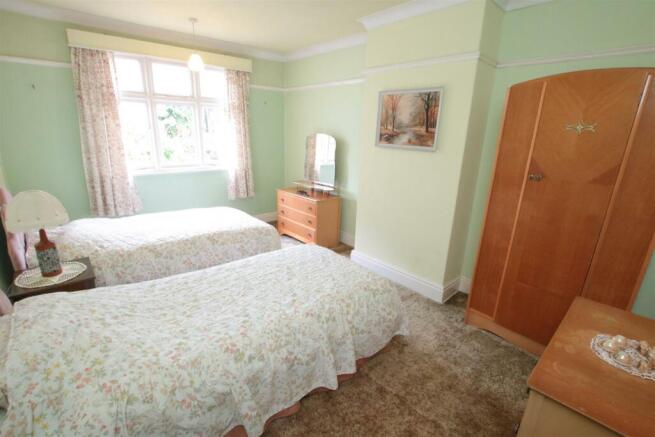 BEDROOM 2