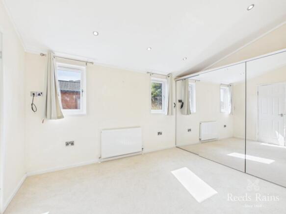 2 bed Detached for sale Image 4