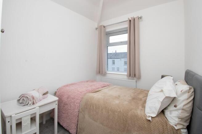 Bedrooms & Bathrooms