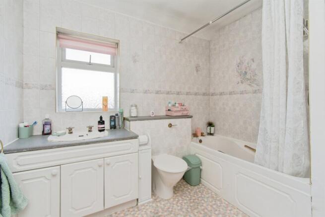 3 bed Detached for sale Image 11