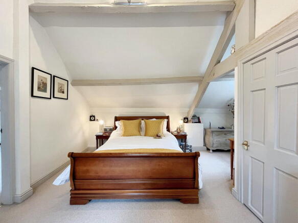 3 bed Semi-Detached for sale Image 9