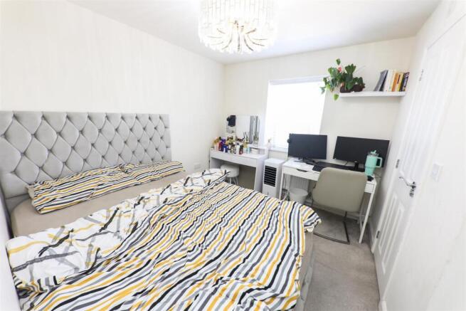 3 bed Semi-Detached for sale Image 9