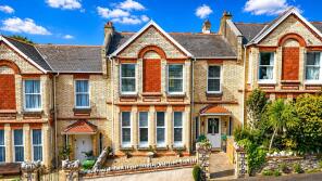 19, Broad Park Avenue, Ilfracombe EX34 8DZ