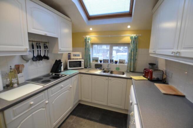 Kitchen 2.jpg