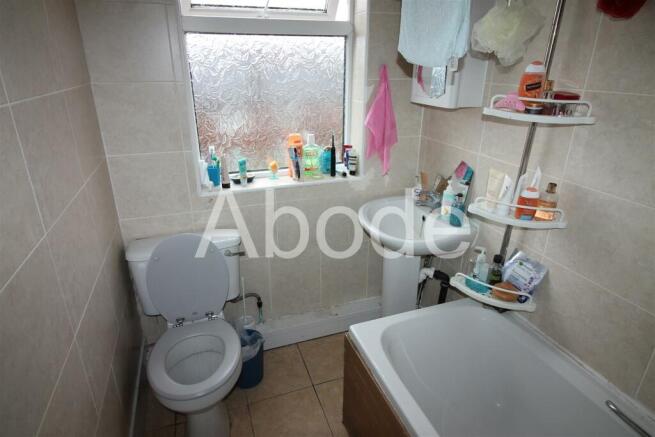 3 bed House to rent Image 7