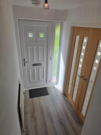 3 bed Semi-Detached to rent Image 10