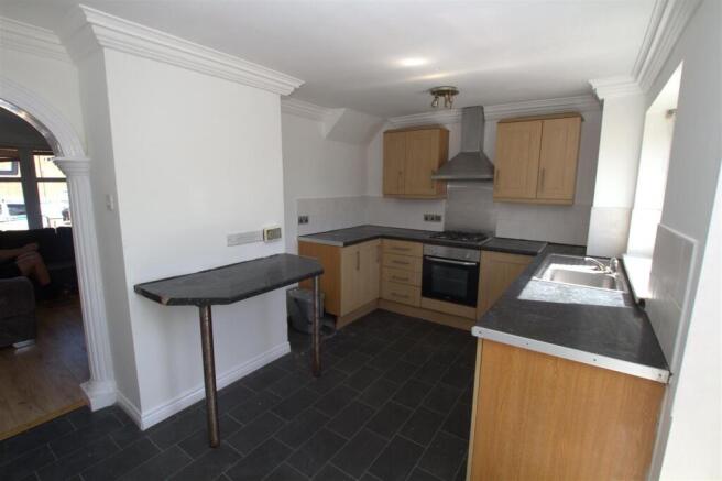 3 bed House to rent Image 5
