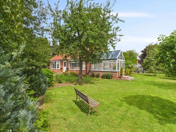 3 bed Detached Bungalow for sale Image 4