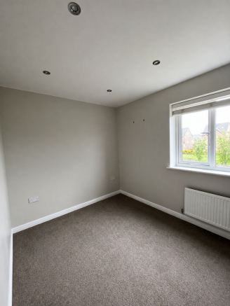 3 bed Terraced to rent Image 8