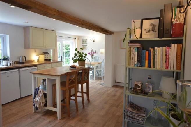 Kitchen/Breakfast 3