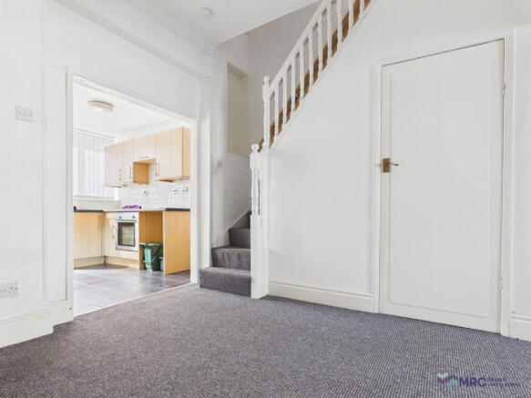 2 bed Terraced to rent Image 6