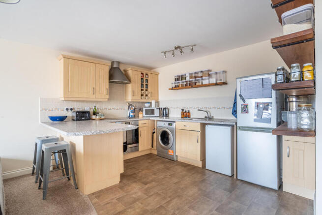 2 bed Apartment for sale Image 6