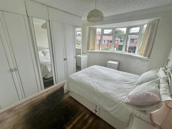 4 bed Semi-Detached for sale Image 8