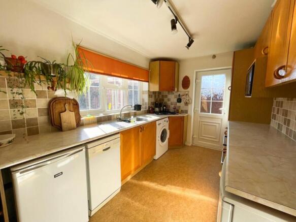 Kitchen 1.jpg
