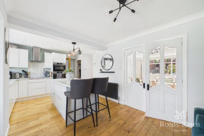 4 bed Semi-Detached for sale Image 6