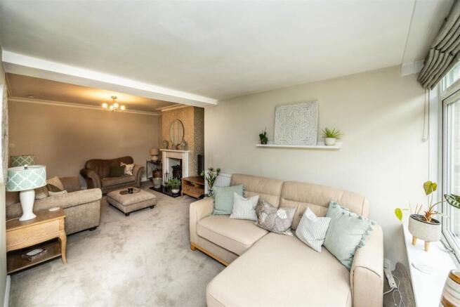 3 bed Semi-Detached for sale Image 4