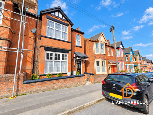 5-bed semi-detached on Tennyson Avenue, Scarborough, North Yorkshire, £190,000