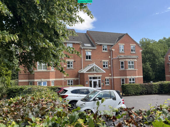 2 bed Apartment to rent Image 4