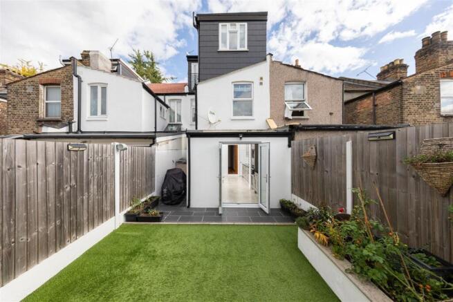 Meath Road, E15