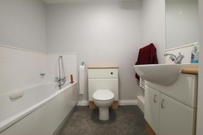 2 bed Flat to rent Image 9