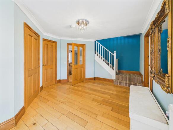 4 bed Detached for sale Image 5