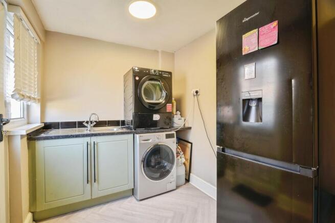 3 bed Terraced for sale Image 9