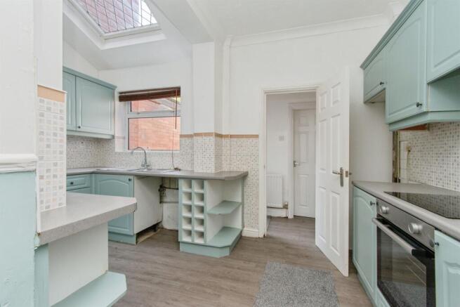 3 bed Terraced for sale Image 9