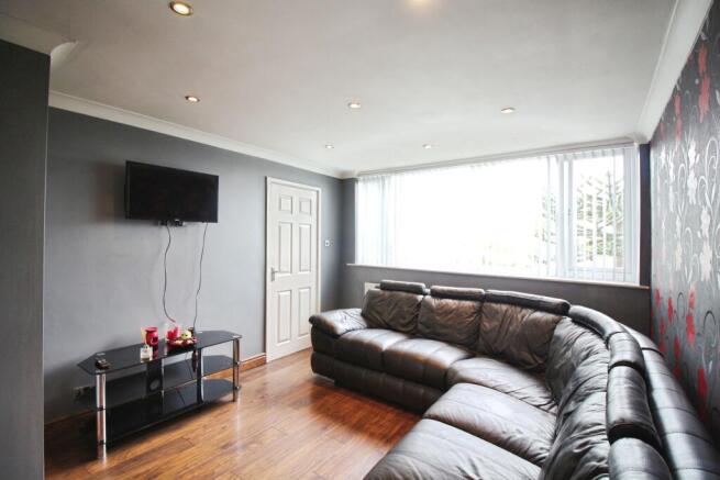 Valley Crescent, Wrenthorpe, Wakefield, WF2 photo 4