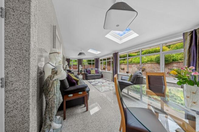 6 bed Detached for sale Image 11