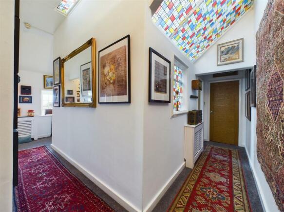 2 bed Flat for sale Image 10