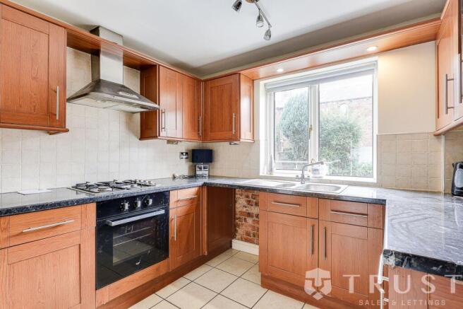 3 bed Semi-Detached for sale Image 11
