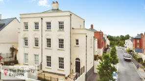 22, Pisces Street, Plymouth PL9 8FY