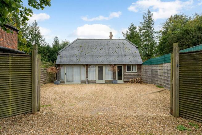 Outbuilding / Annexe & Parking