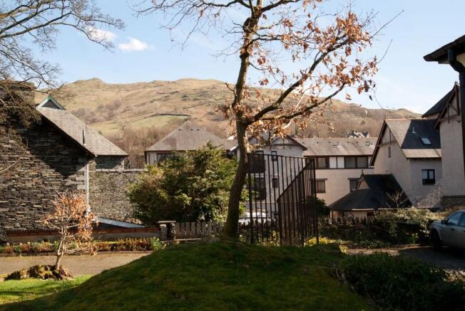 Wansfell from Com...