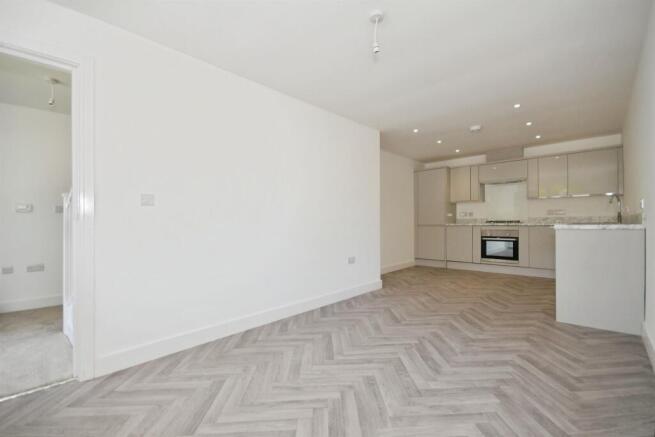 4 bed Detached for sale Image 5