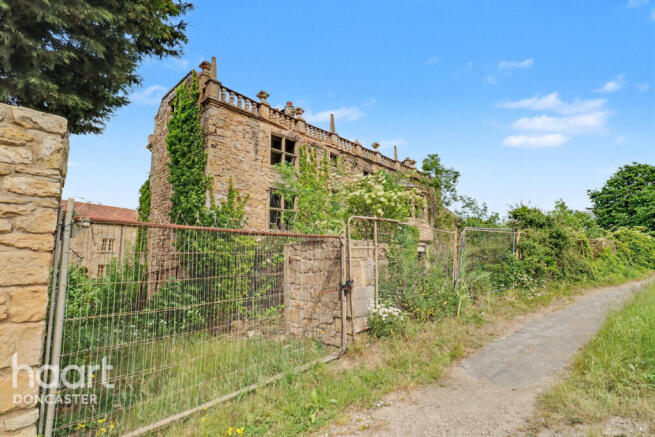 4 bed Detached for sale Image 4