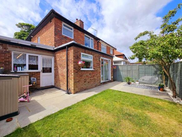 3 bed Semi-Detached for sale Image 11