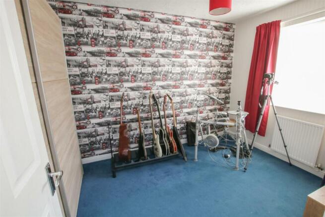 BEDROOM 2