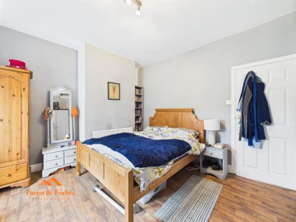 CAM03956G0-PR0129-STILL009.jpg