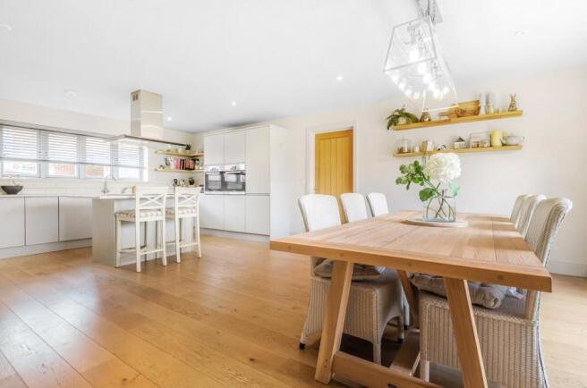 Kitchen/Breakfast Rm