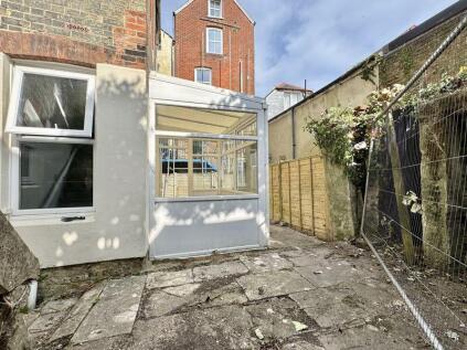 Bath Road, Cowes