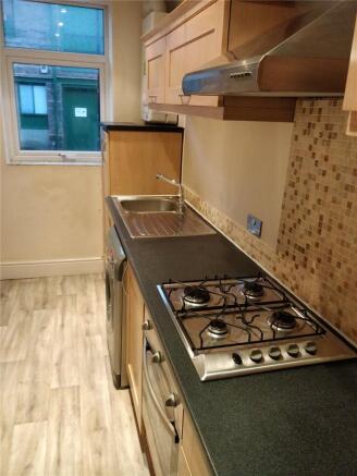 3 bed Apartment for sale Image 6