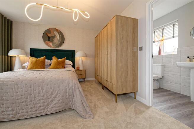 4 bed House for sale Image 6