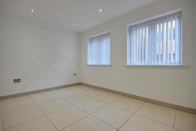 2 bed Apartment for sale Image 4