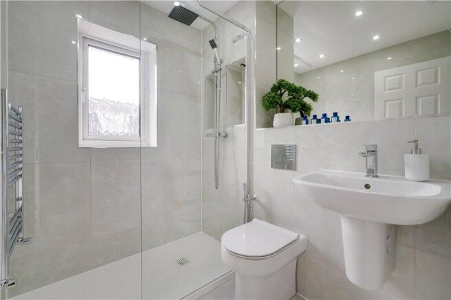 4 bed Detached for sale Image 12