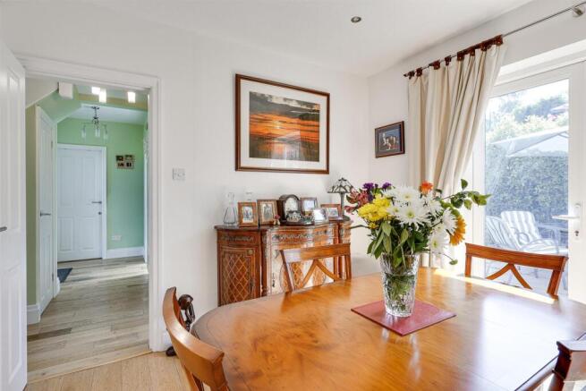 4 bed Semi-Detached for sale Image 8