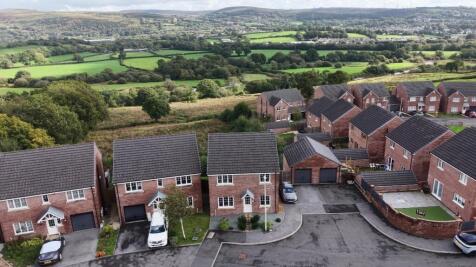 Clos Benallt Fawr, Fforest, Pontarddulais, Swansea, Carmarthenshire, SA4 0TQ