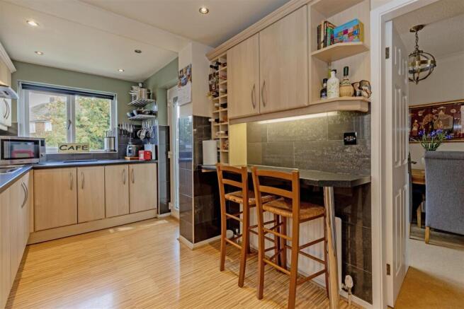 3 bed Detached for sale Image 10