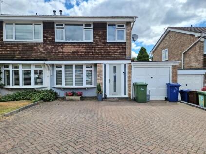 Langholm Drive, Cannock. WS12 2EZ