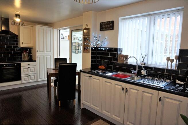 Kitchen / Breakfast